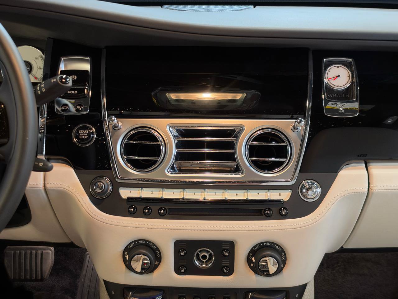 Used 2016 Rolls-Royce Wraith RWD image 20