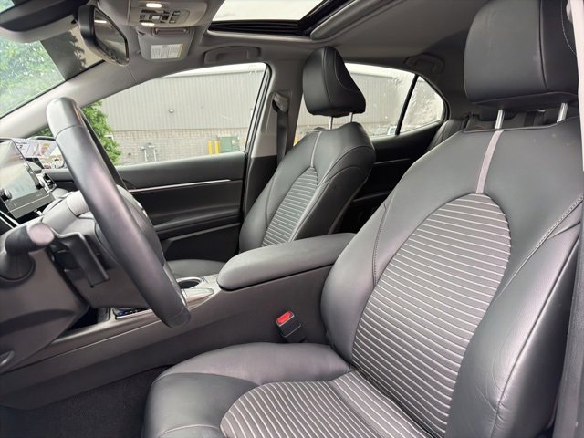 Used 2024 Toyota Camry SE image 13