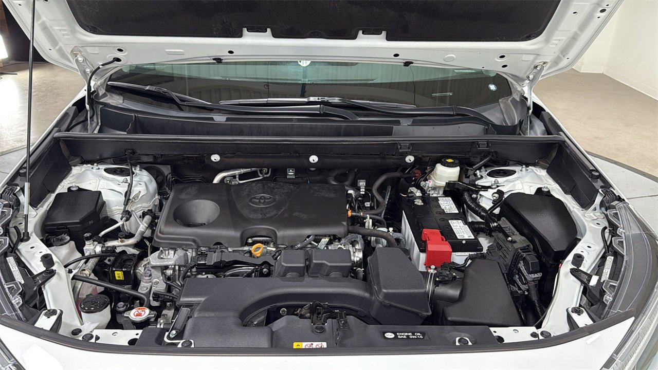 Used 2022 Toyota RAV4 XLE image 25
