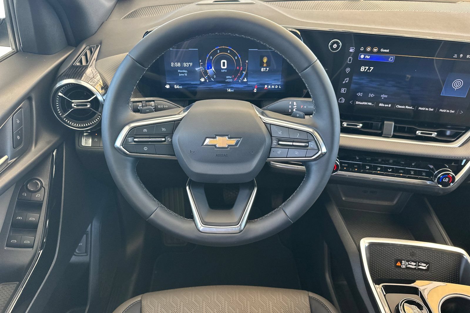 New 2026 Chevrolet Equinox LT w/ Convenience Package II FWD image 15