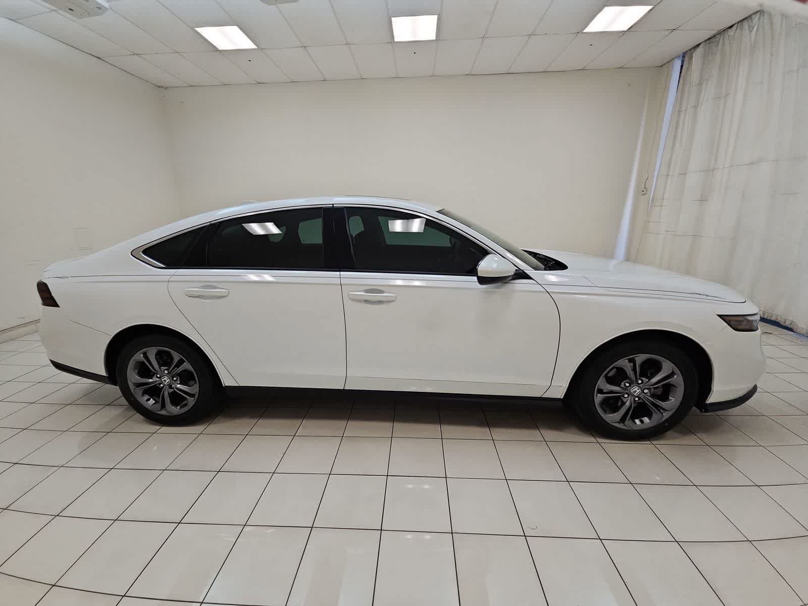 Certified 2023 Honda Accord EX image 26