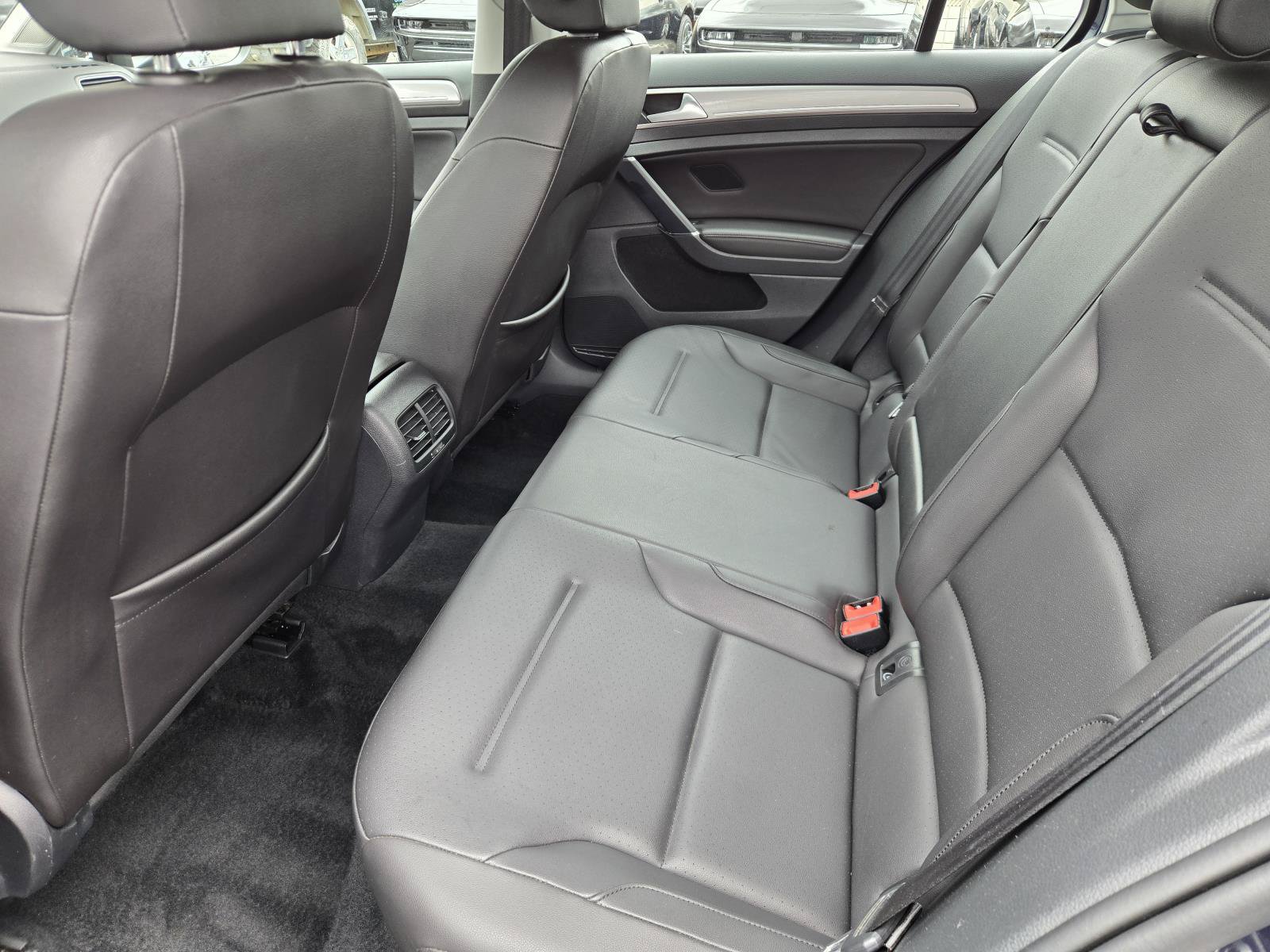 Used 2016 Volkswagen e-Golf SEL Premium w/ Driver Assistance Package FWD image 25