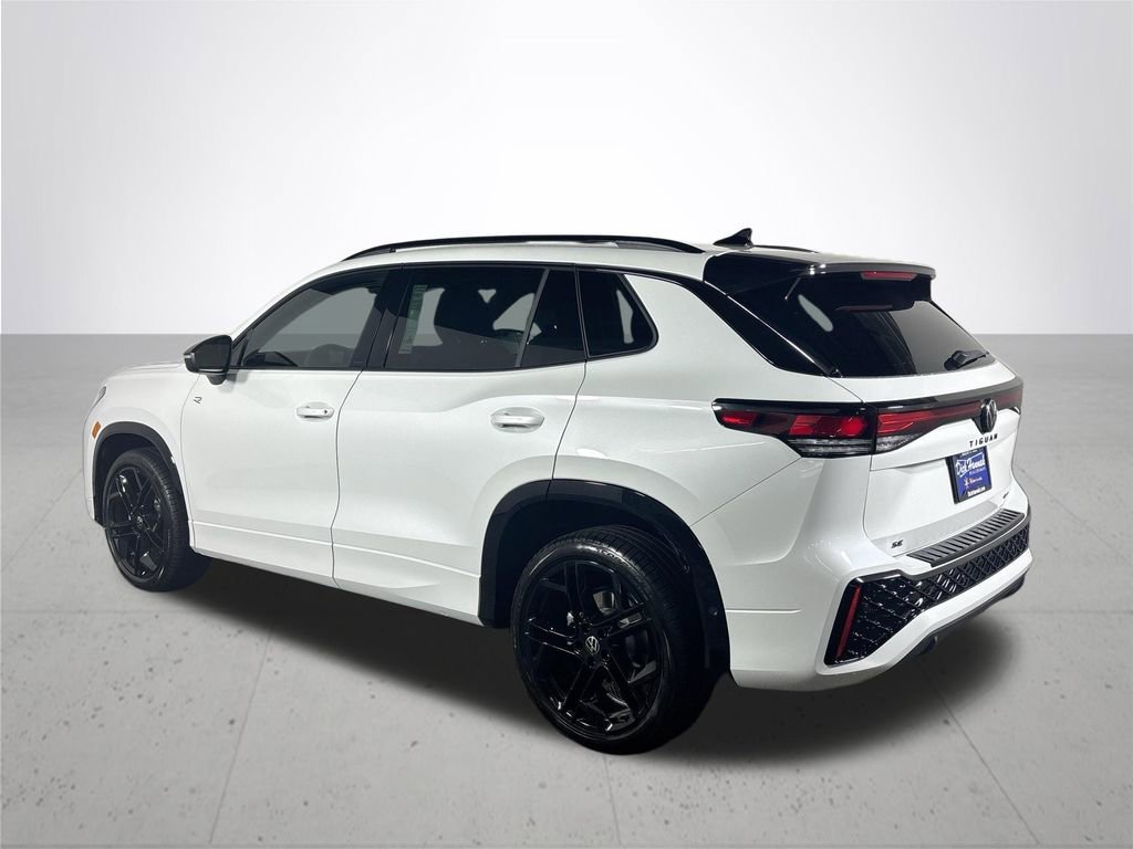 New 2025 Volkswagen Tiguan SE R-Line image 8