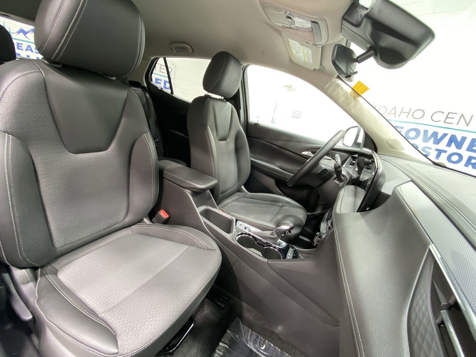 Used 2025 Buick Encore GX Preferred AWD/4WD image 23