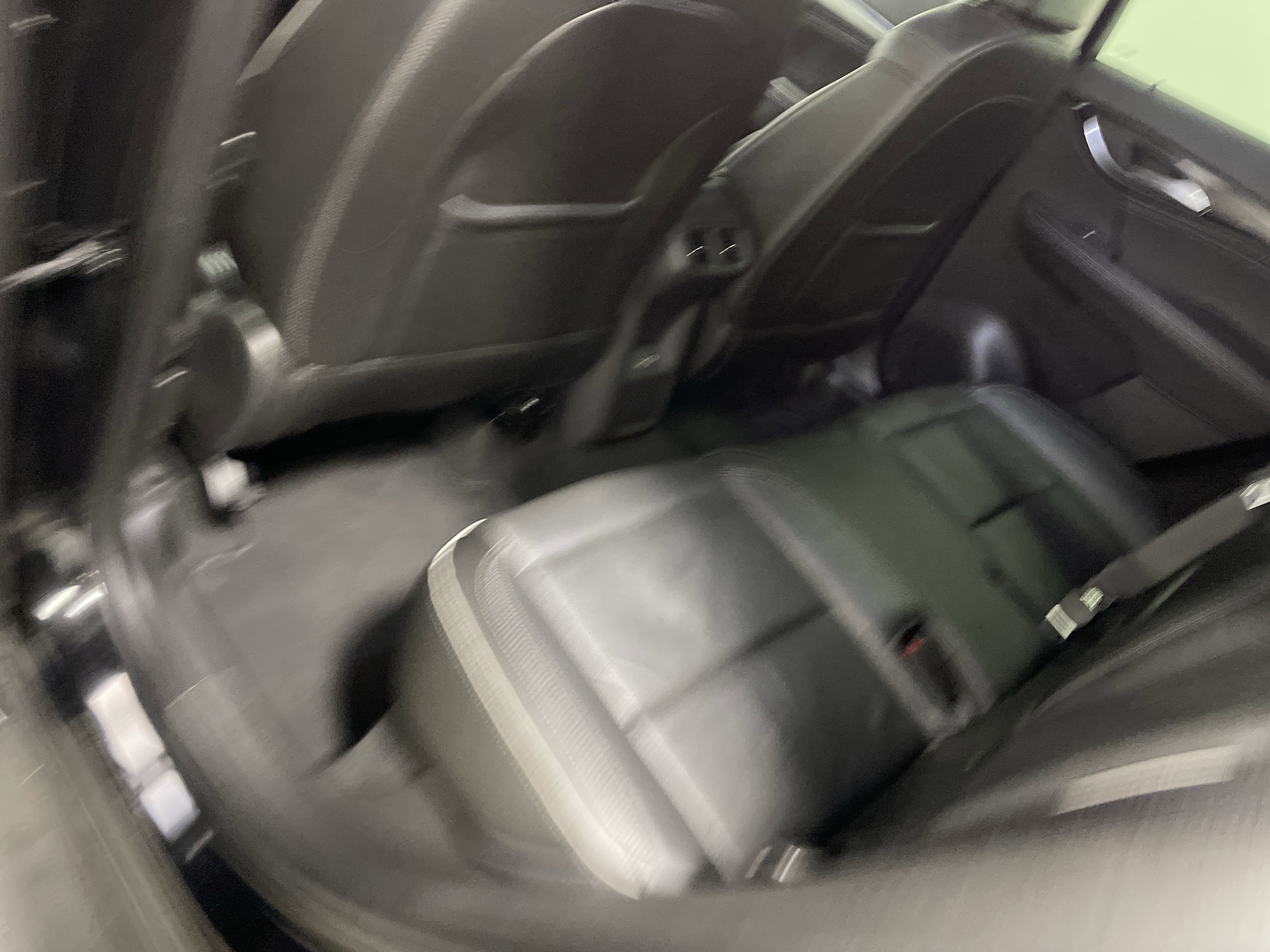 Used 2021 Buick Envision Essence w/ Sport Touring Package AWD/4WD image 17
