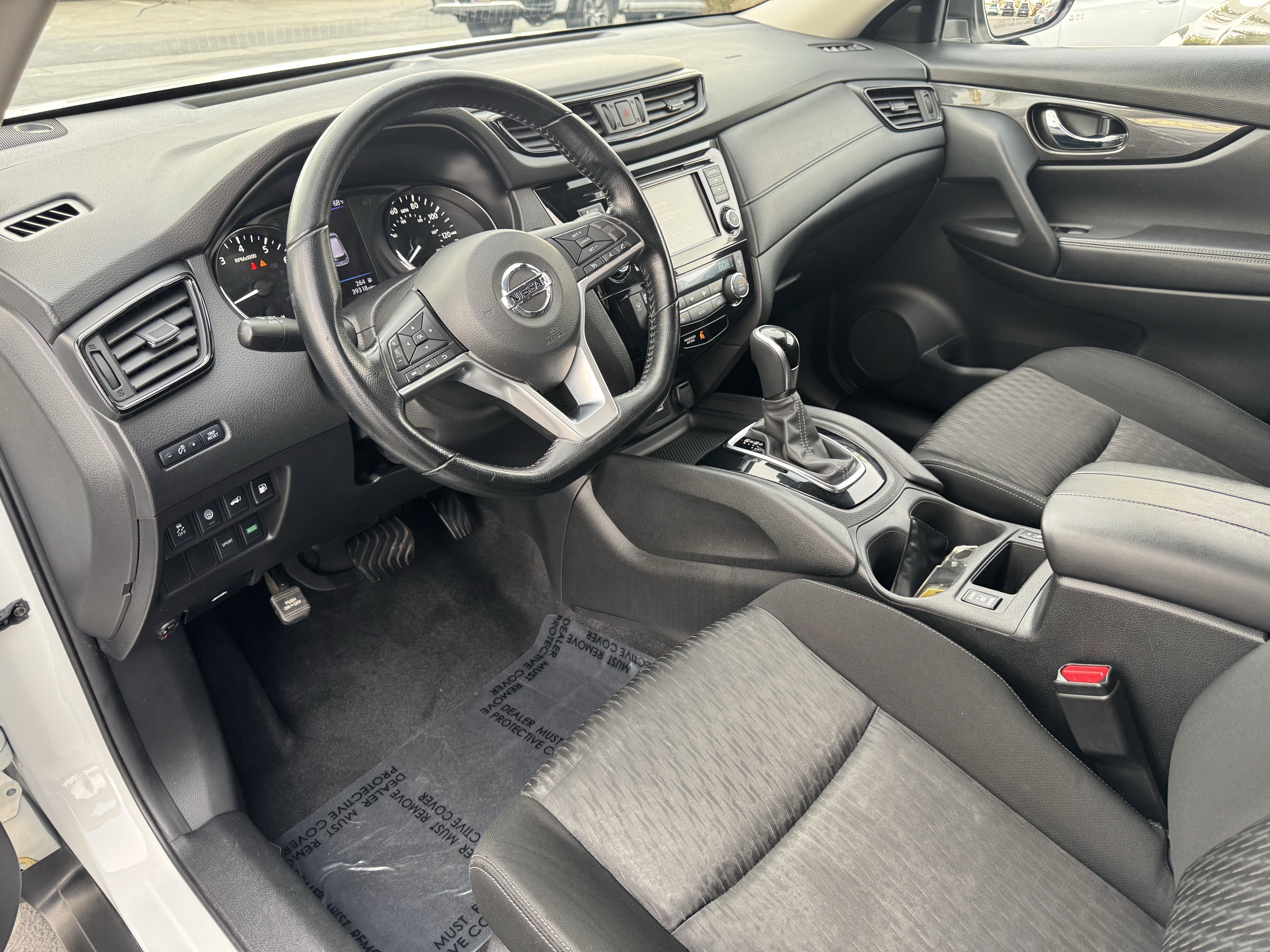 Used 2020 Nissan Rogue SV image 17