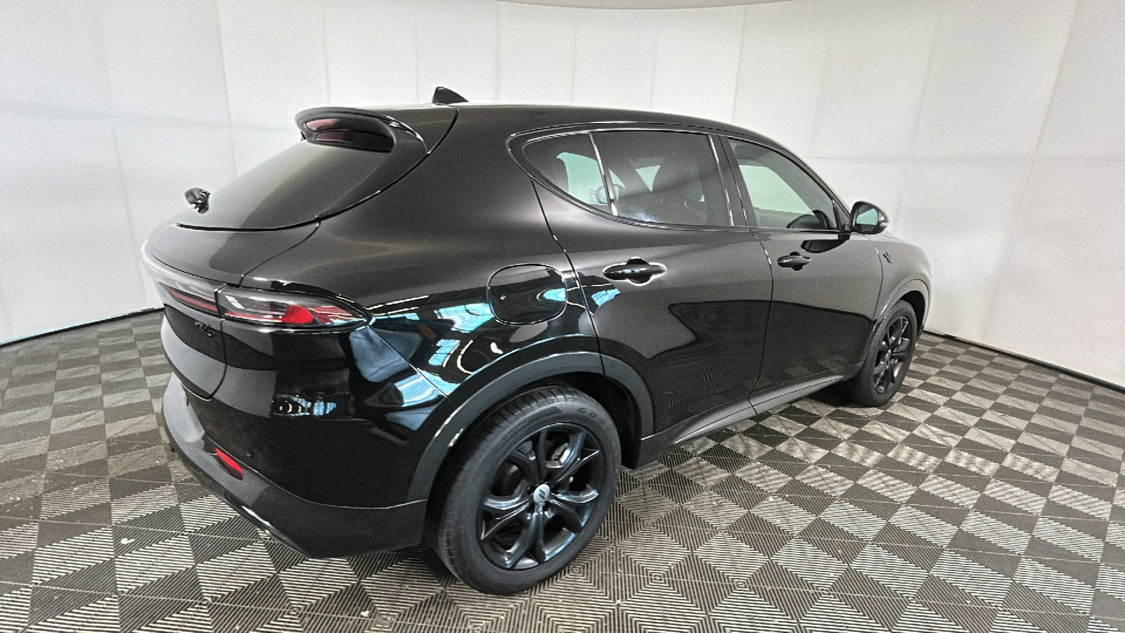 Used 2024 Dodge Hornet R/T w/ R/T Blacktop Package AWD/4WD image 3