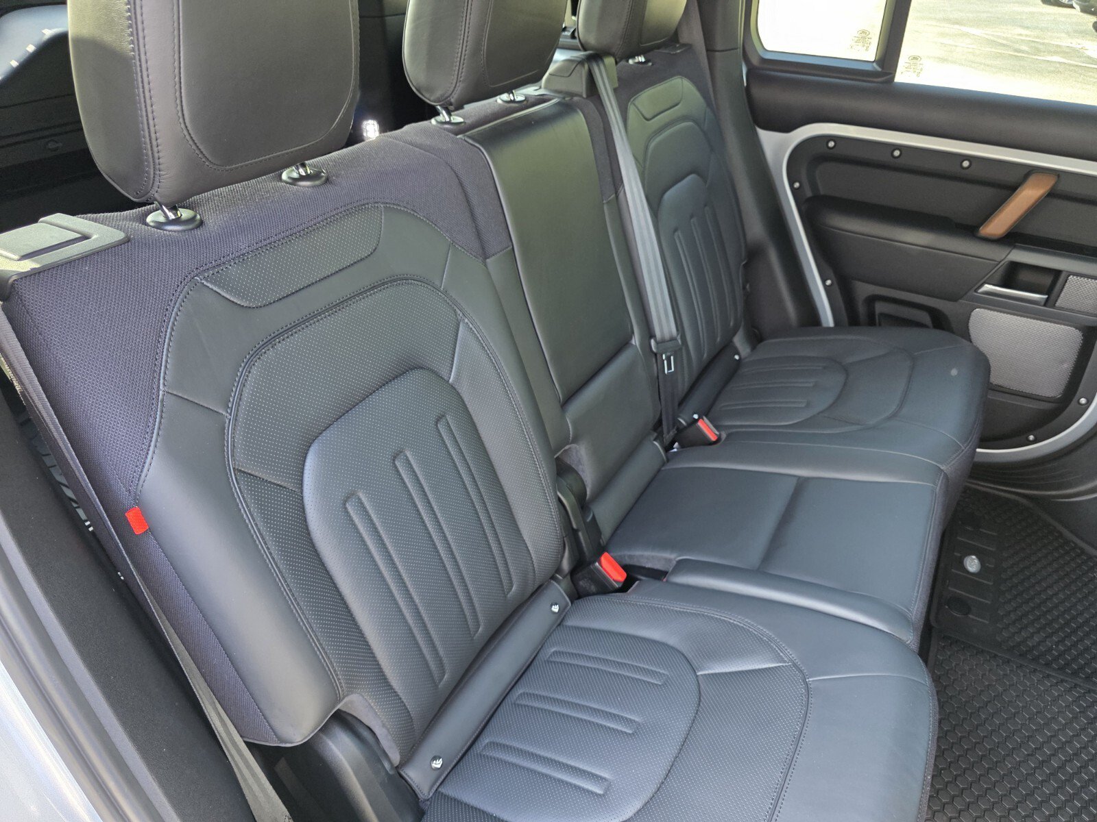 Used 2021 Land Rover Defender 110 X AWD/4WD image 25