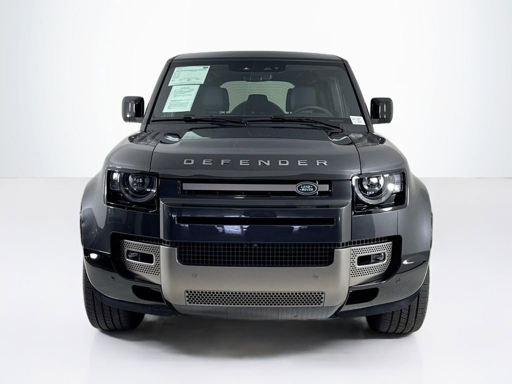 Used 2025 Land Rover Defender 110 X-Dynamic SE image 8