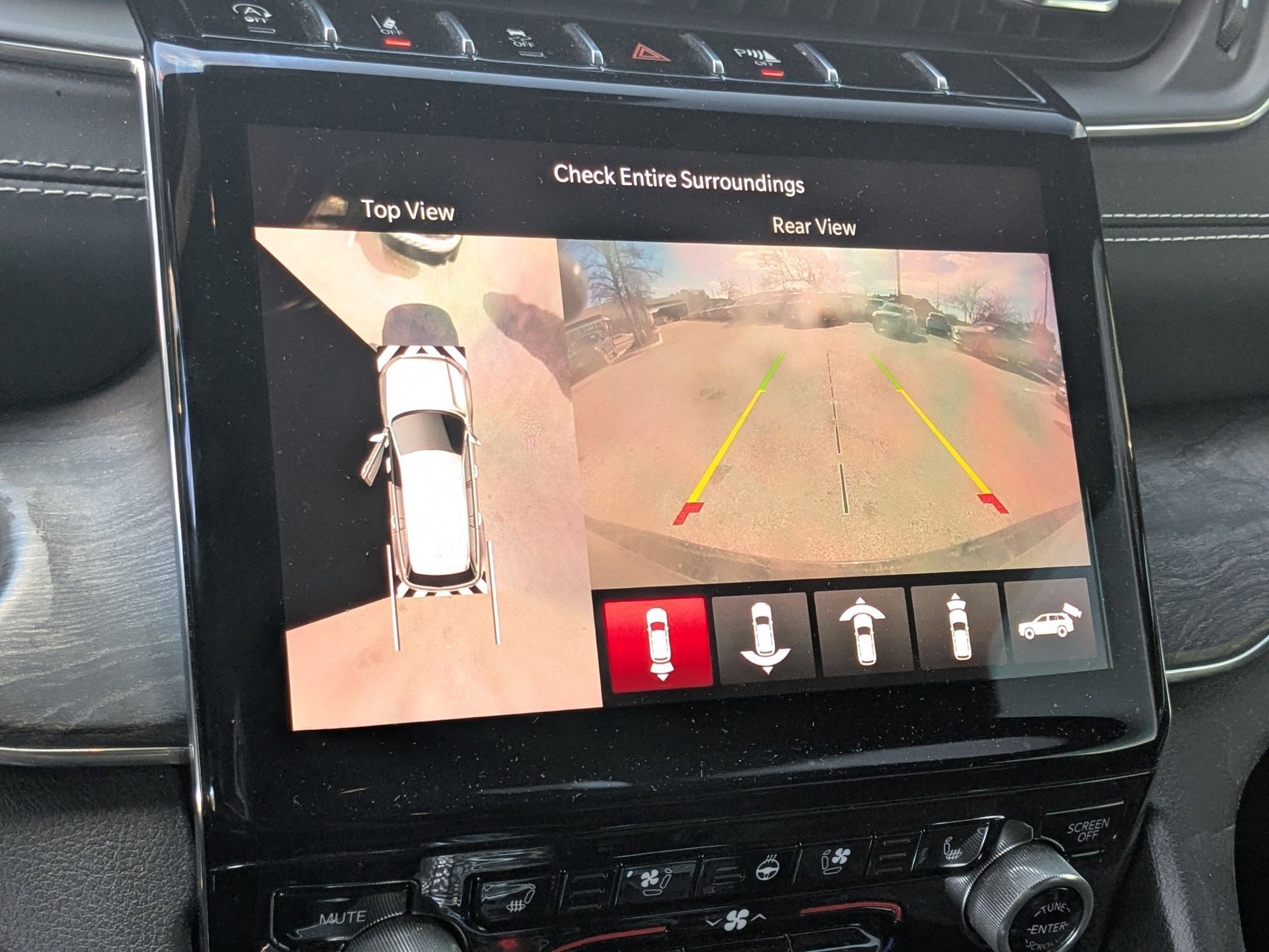 Used 2022 Jeep Grand Cherokee L Overland w/ Advanced Protech Group III image 16