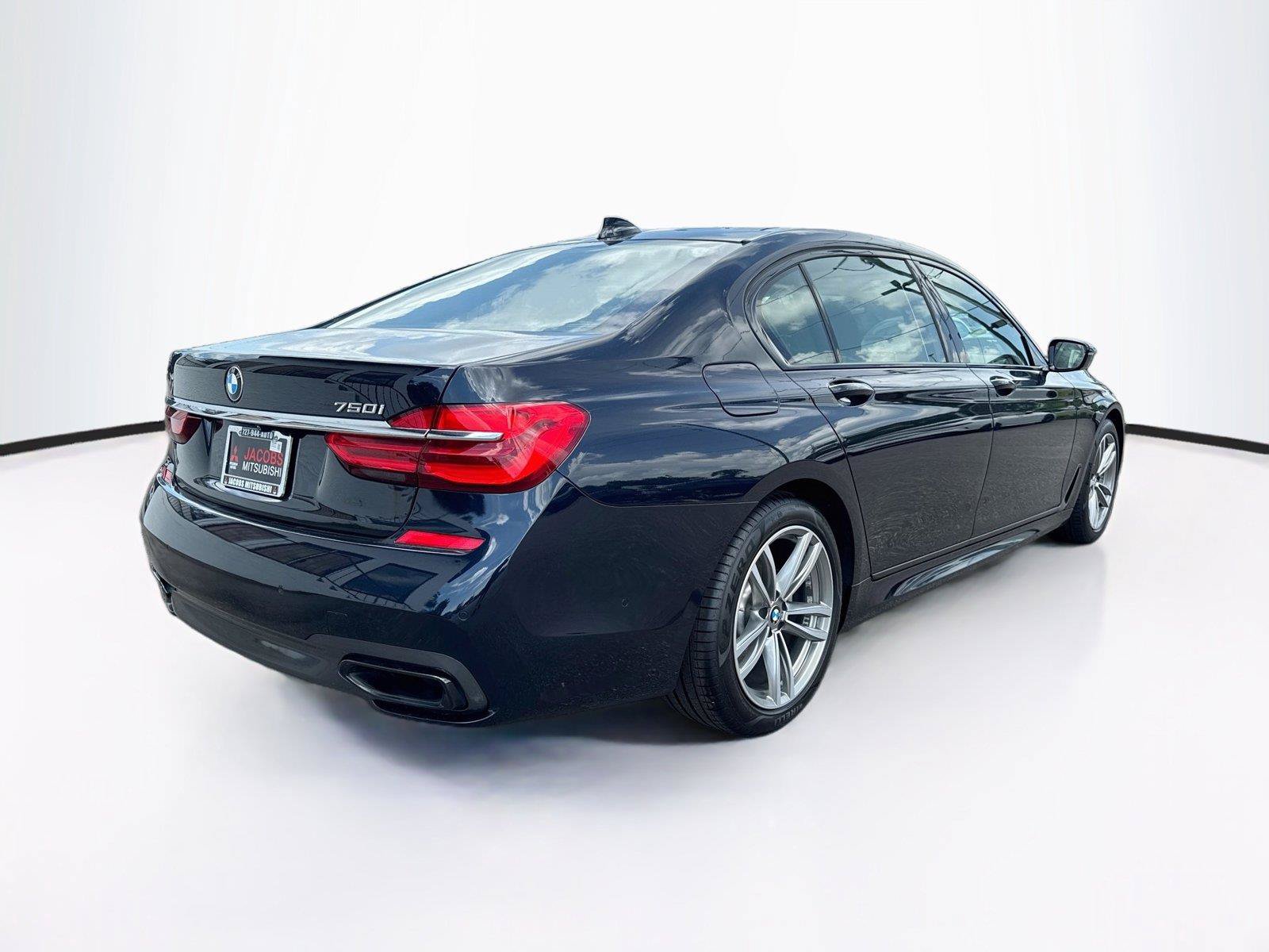 Used 2019 BMW 750i w/ Executive Package RWD image 5