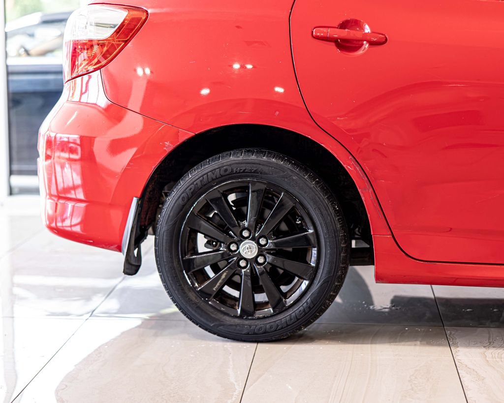 Used 2009 Toyota Matrix FWD image 11