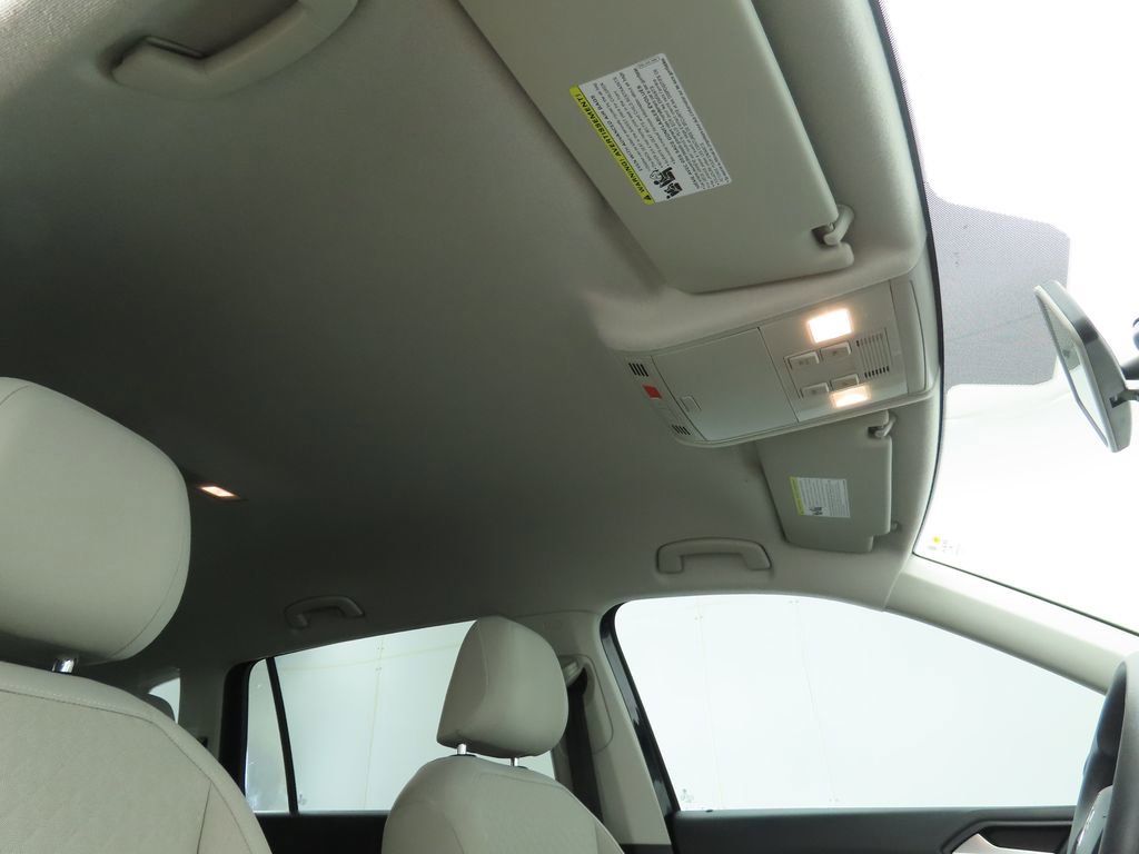 Used 2021 Volkswagen Tiguan S image 18