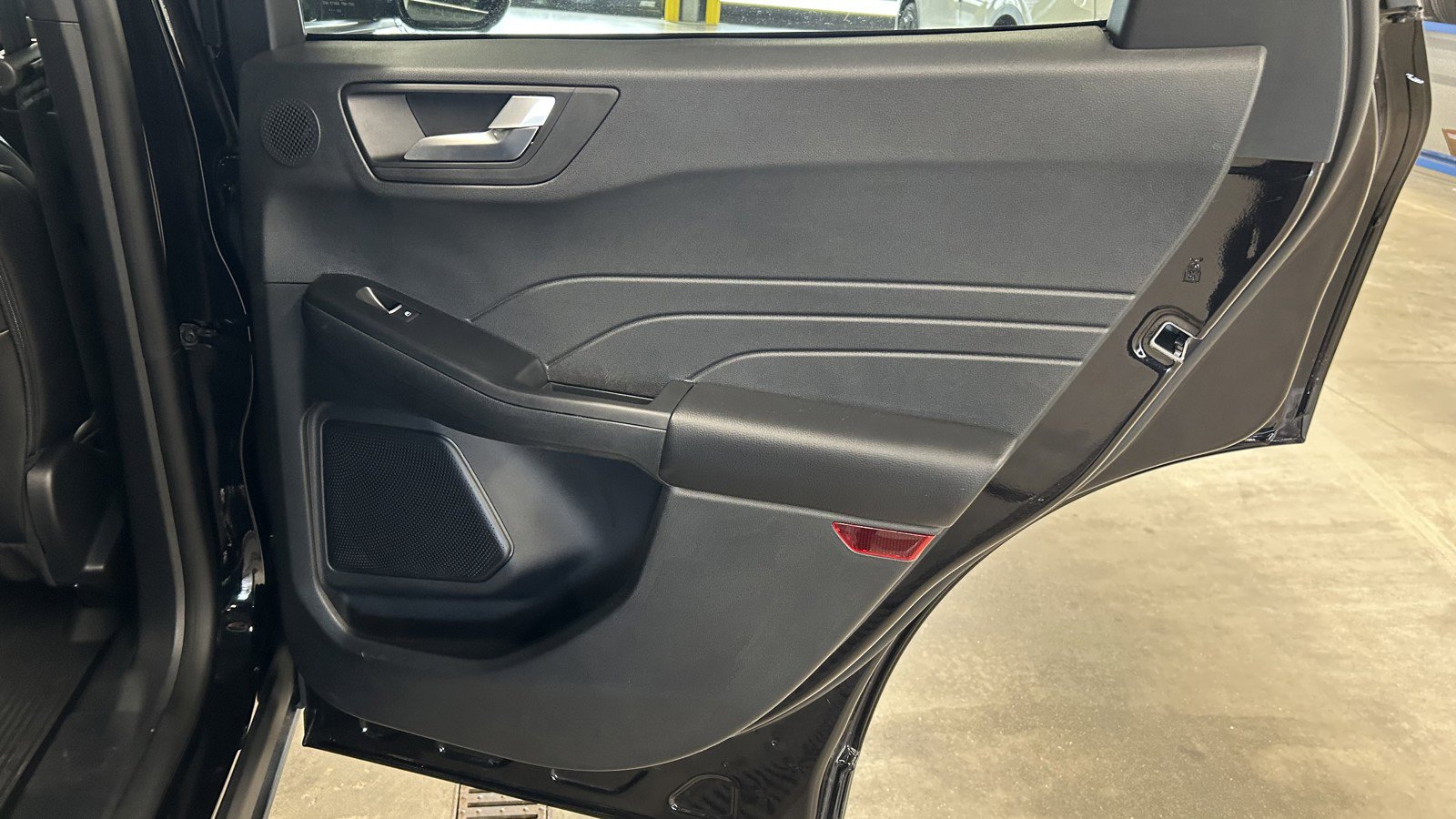 Used 2025 Ford Escape ST-Line Select w/ Tech Pack #2 AWD/4WD image 16