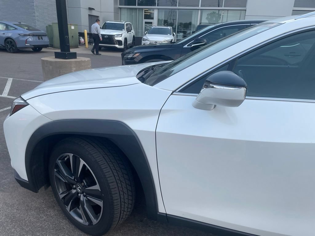 Used 2019 Lexus UX 250h w/ Premium Package AWD/4WD image 11