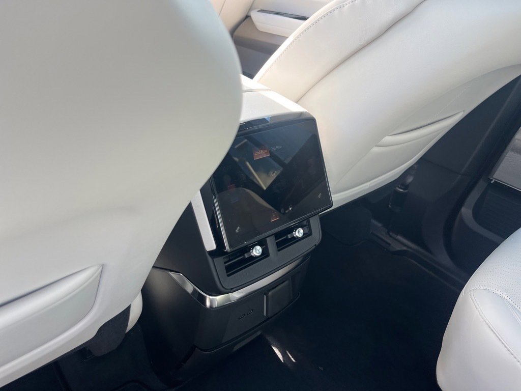 New 2026 Cadillac Vistiq Luxury image 12