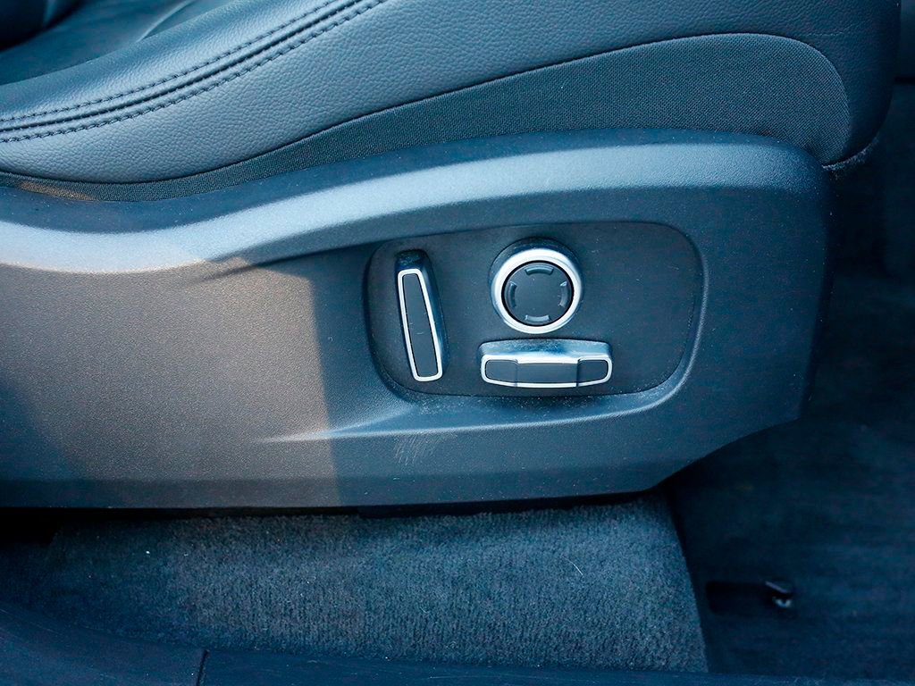 Used 2022 Jaguar F-PACE S AWD/4WD image 31