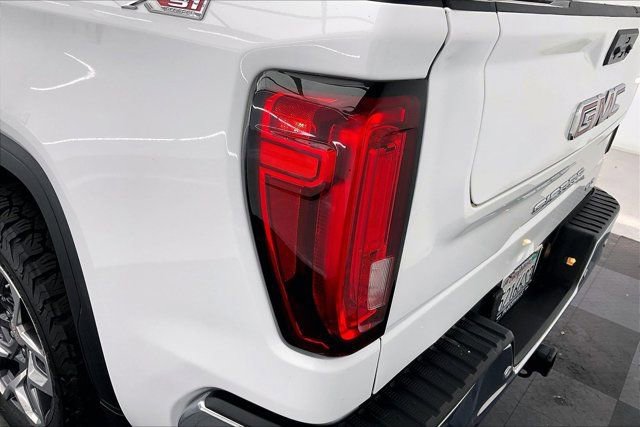 Used 2022 GMC Sierra 1500 SLT w/ SLT Premium Plus Package AWD/4WD image 29