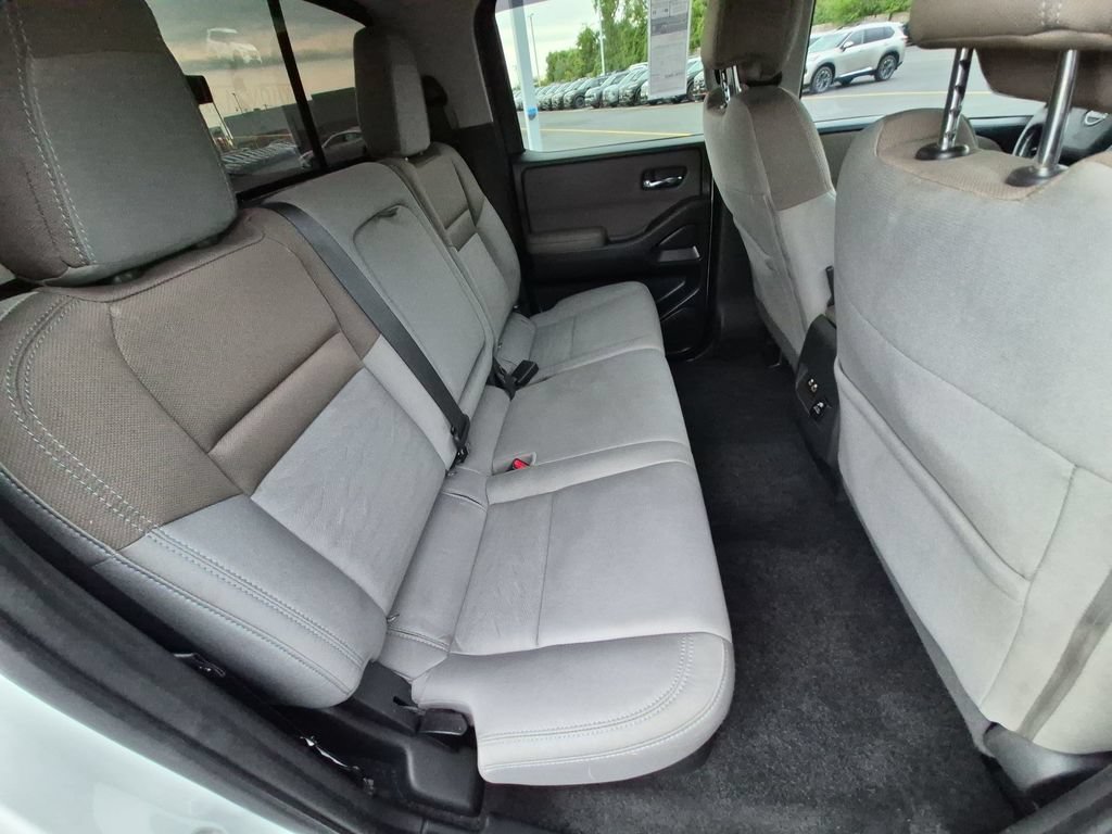 Used 2022 Nissan Frontier SV AWD/4WD image 26
