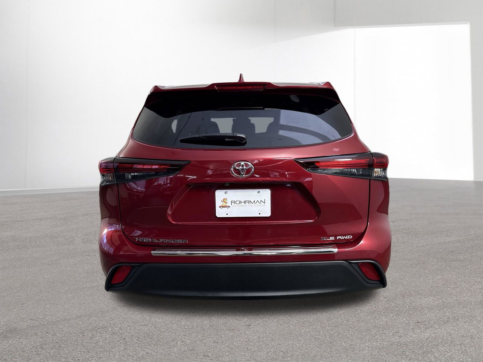 Used 2024 Toyota Highlander XLE AWD/4WD image 34