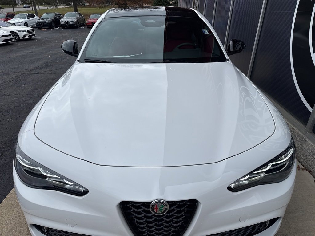 New 2025 Alfa Romeo Giulia AWD w/ Veloce Package AWD image 5