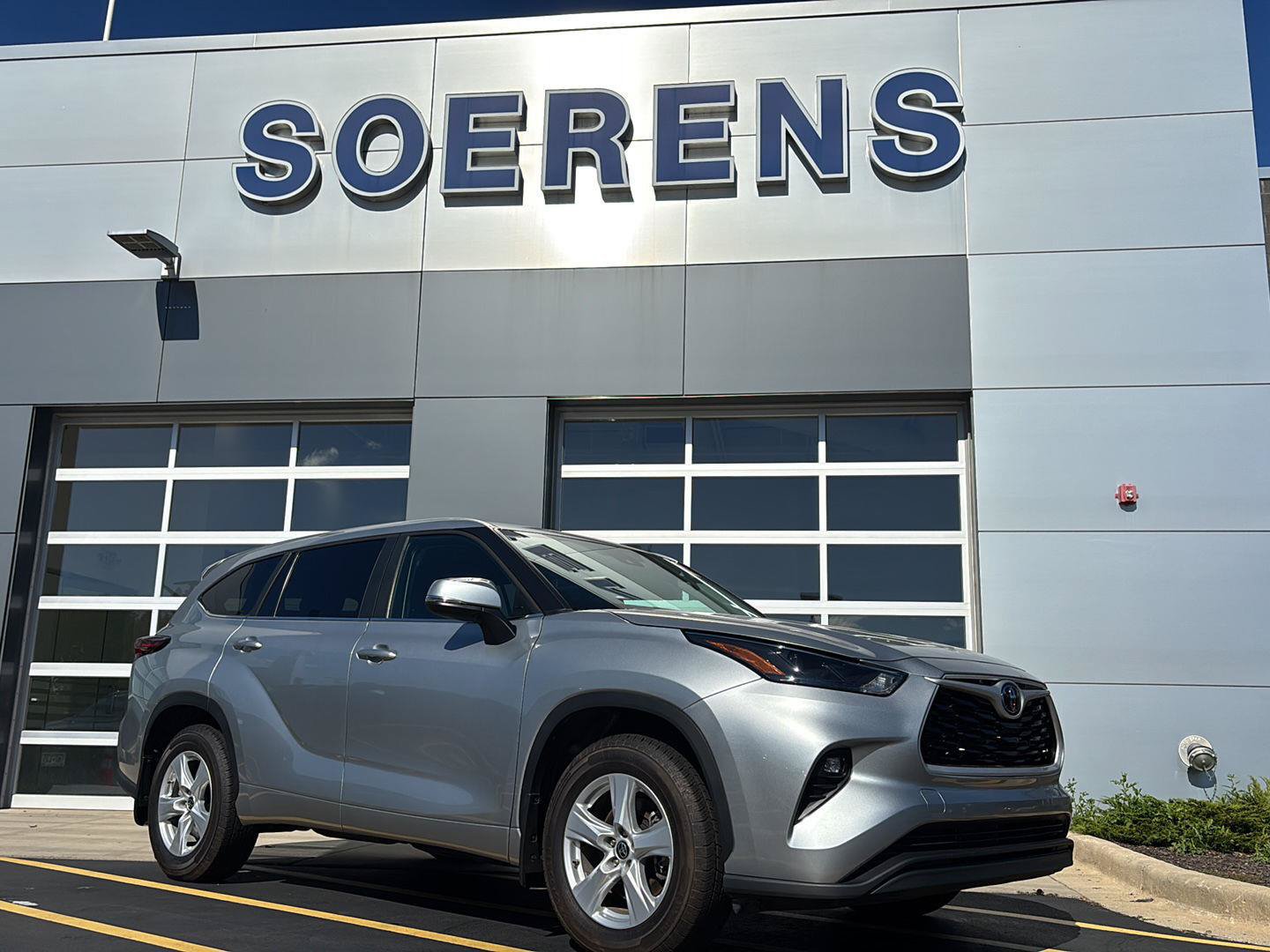 Used 2025 Toyota Highlander LE