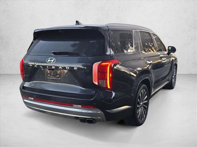 Used 2023 Hyundai Palisade Calligraphy w/ Winter Package FWD image 5