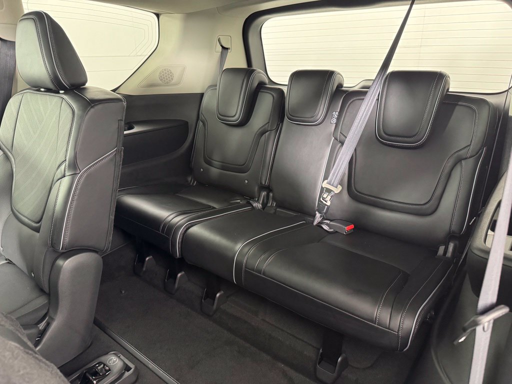 Certified 2026 INFINITI QX80 Luxe w/ Cargo Package AWD/4WD image 30