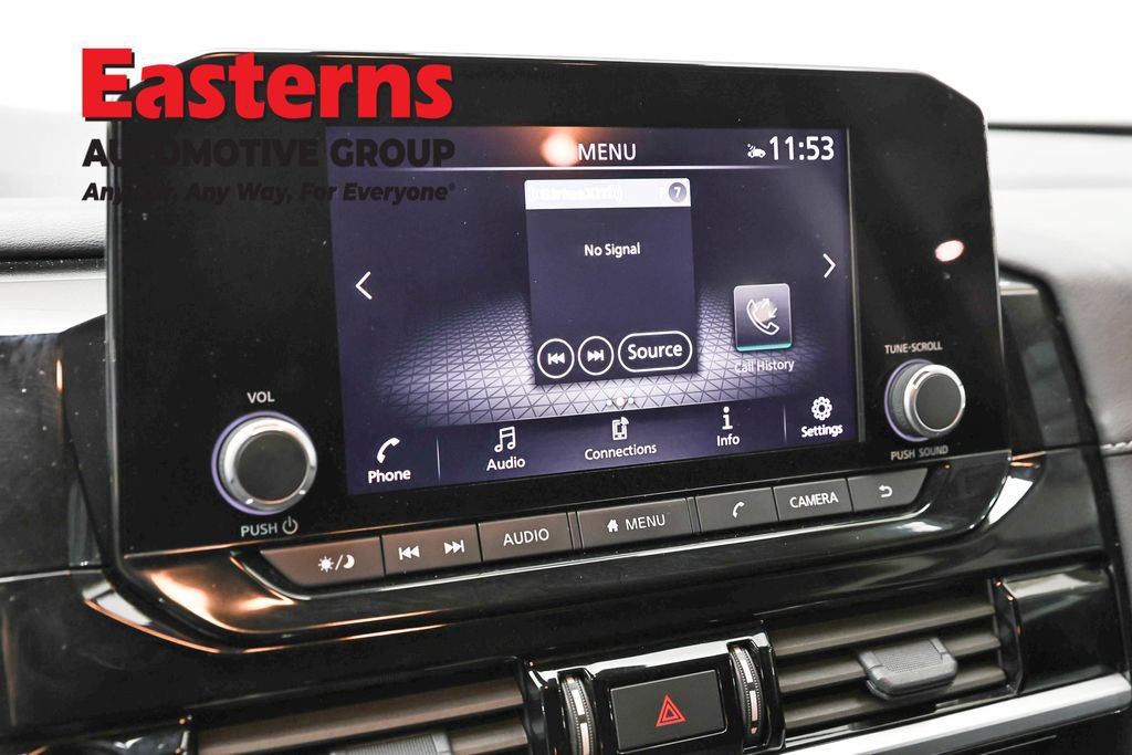 Used 2025 Nissan Pathfinder SV FWD image 19