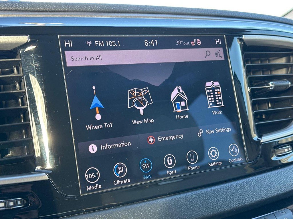 Used 2020 Chrysler Pacifica Touring-L Plus w/ Tire & Wheel Group FWD image 28