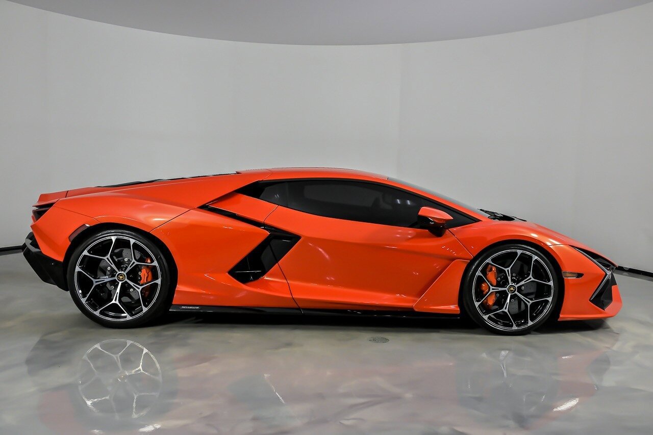 Used 2024 Lamborghini Revuelto AWD/4WD image 16