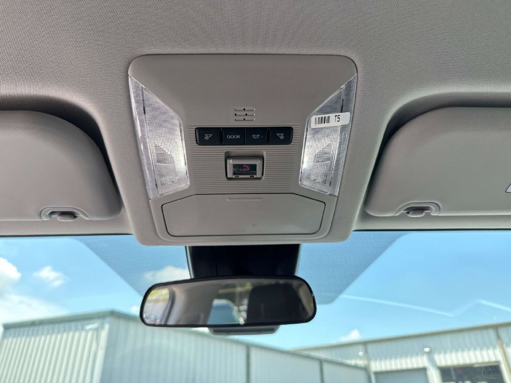 Used 2024 Toyota RAV4 LE AWD/4WD image 32