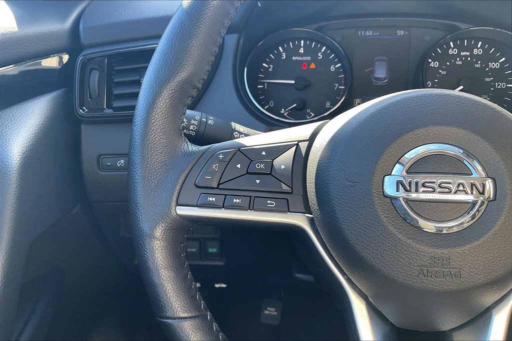 Used 2022 Nissan Rogue Sport SV AWD/4WD image 17