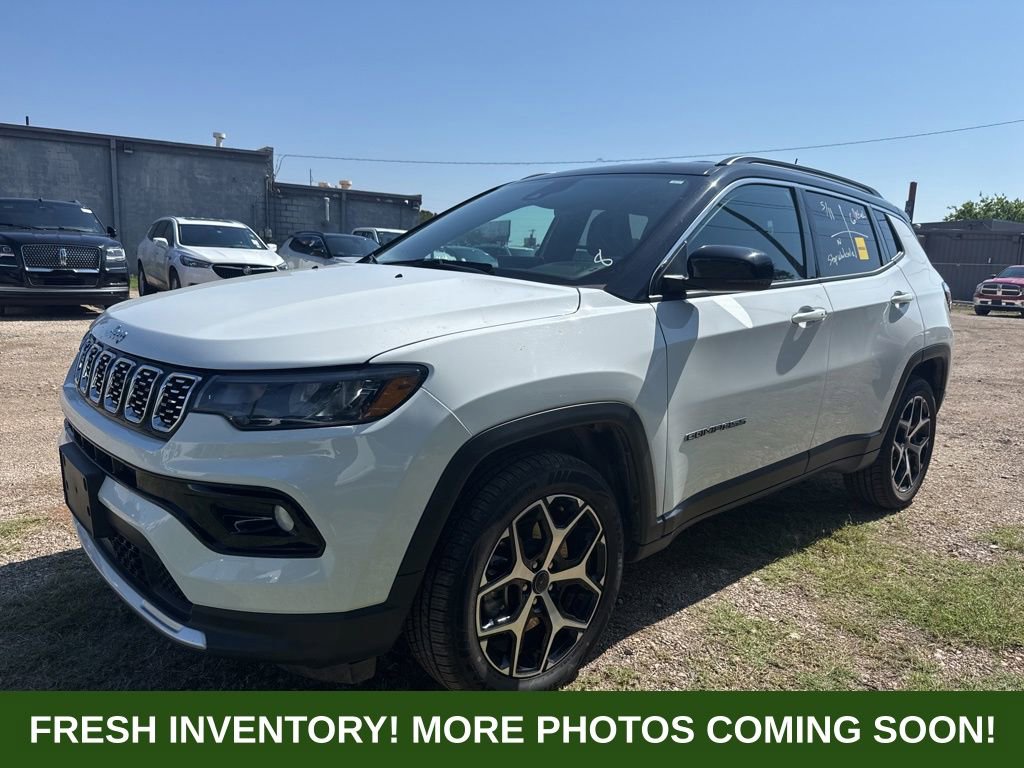 Used 2025 Jeep Compass Limited AWD/4WD image 5