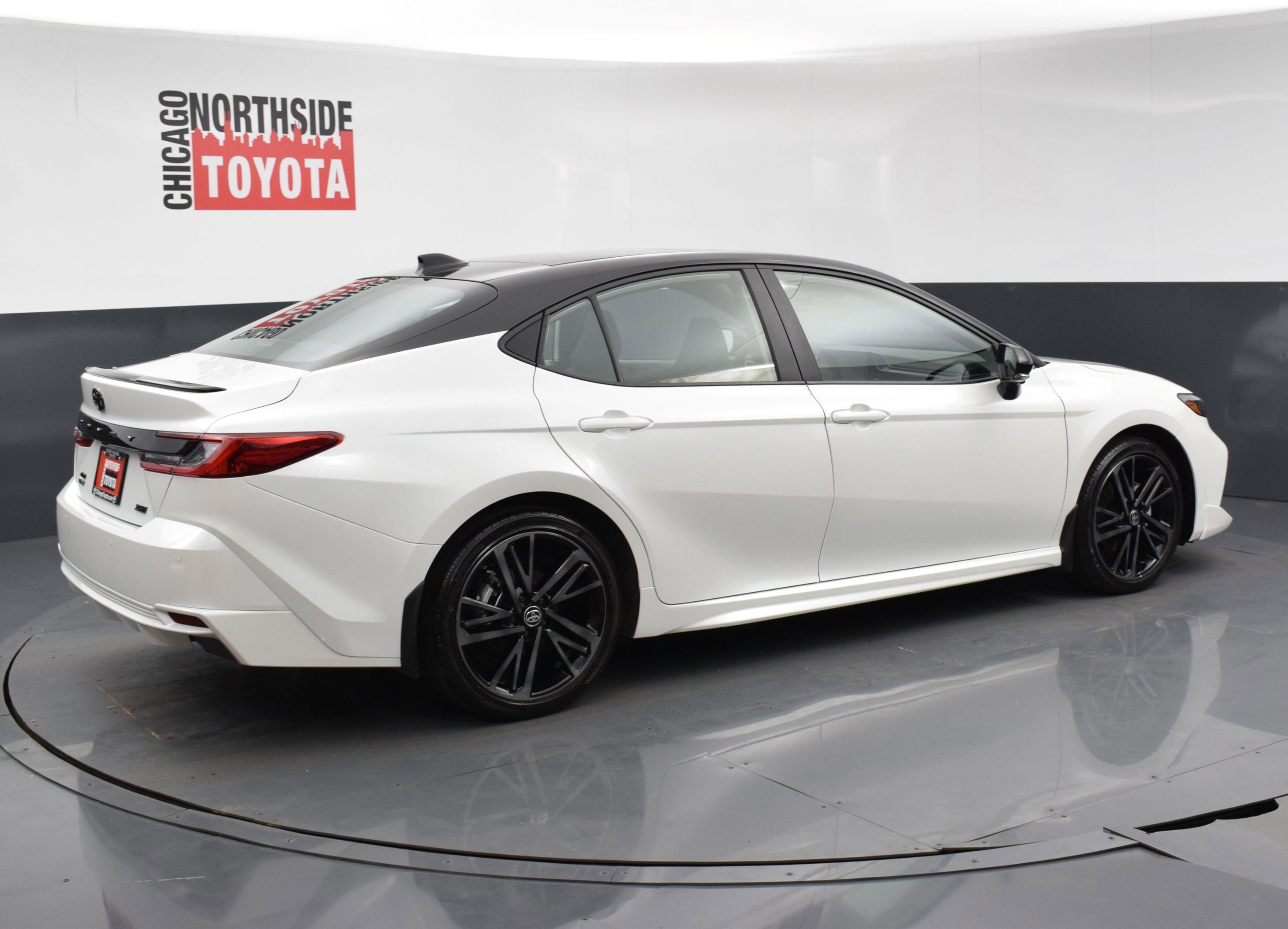 Used 2025 Toyota Camry XSE w/ Premium Plus Package AWD/4WD image 4