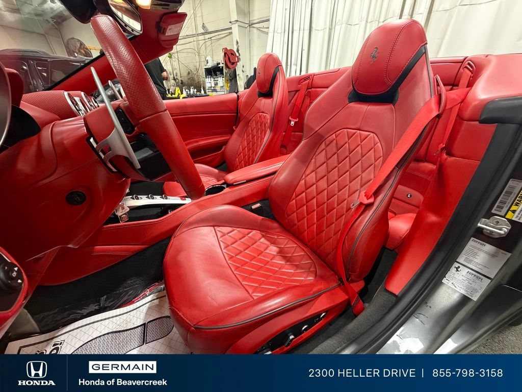 Used 2015 Ferrari California T RWD image 16