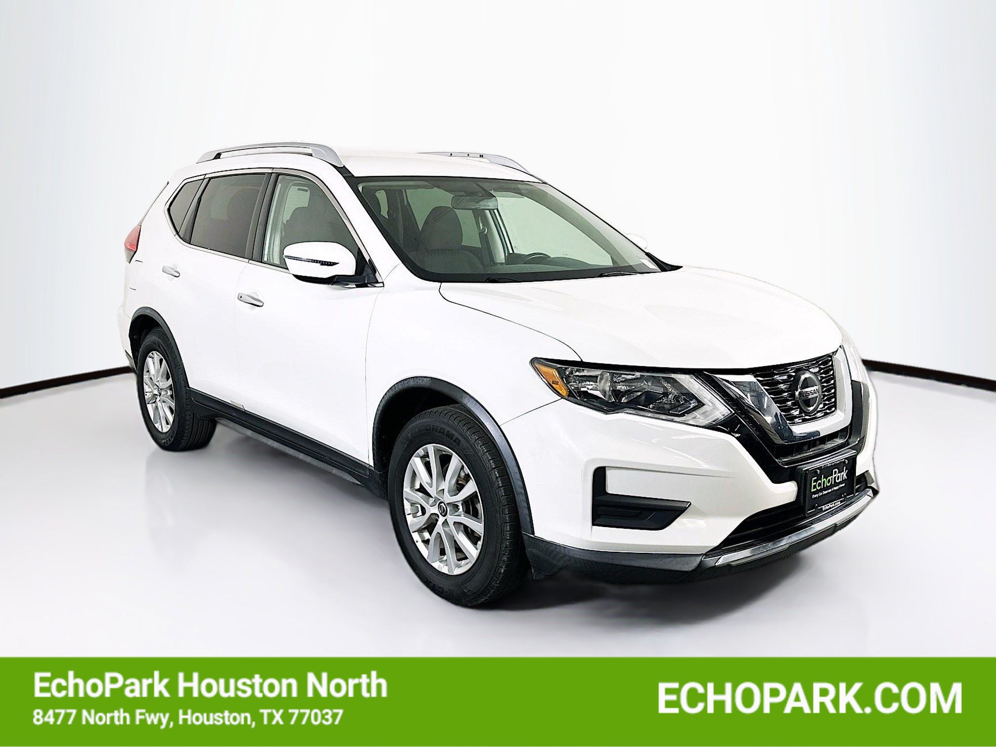 Used 2018 Nissan Rogue SV FWD image 1