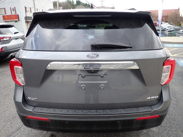 Certified 2022 Ford Explorer XLT image 4