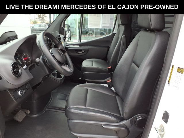 Used 2025 Mercedes-Benz Sprinter 2500 image 15