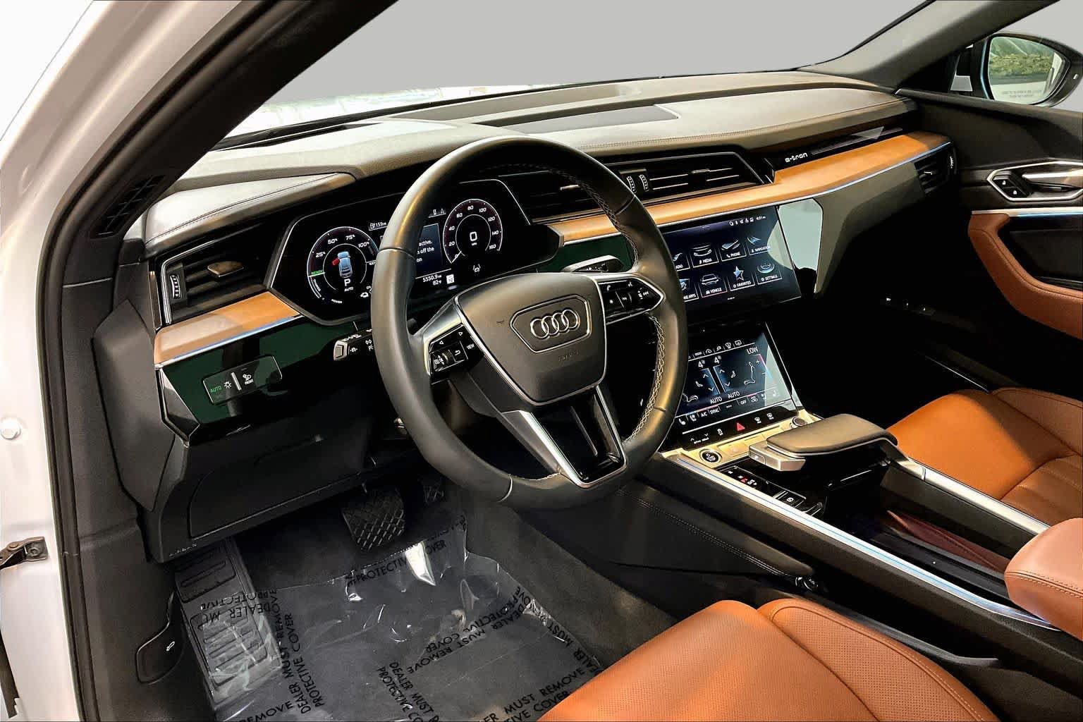 Used 2024 Audi Q8 e-tron Prestige AWD/4WD image 16