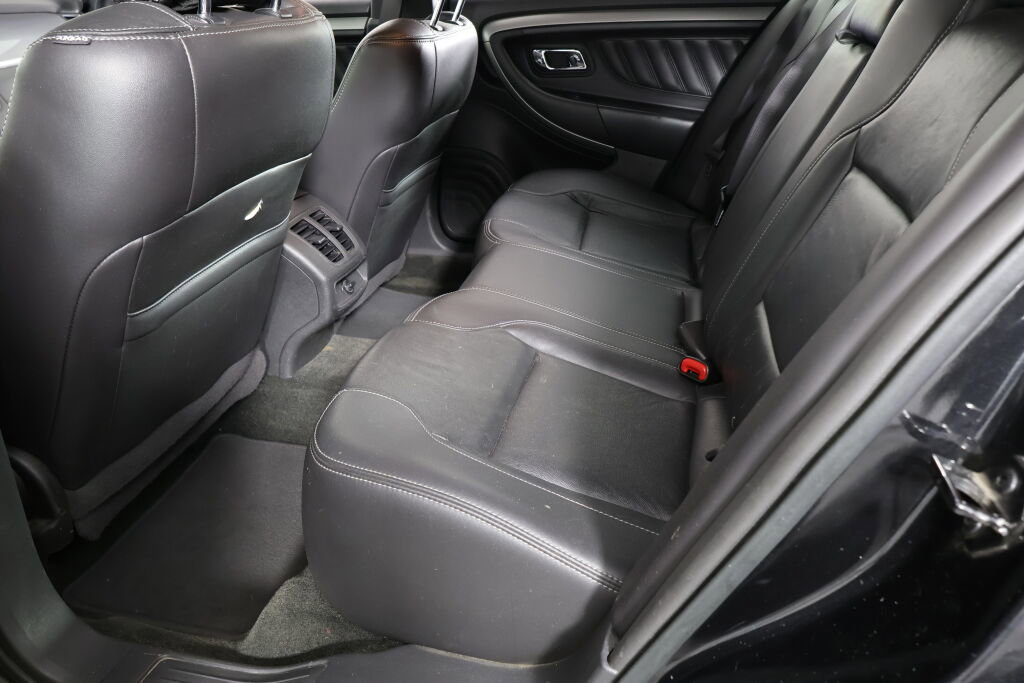 Used 2015 Ford Taurus SEL image 17