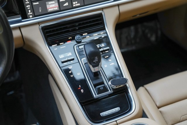 Used 2018 Porsche Panamera 4S AWD/4WD image 30