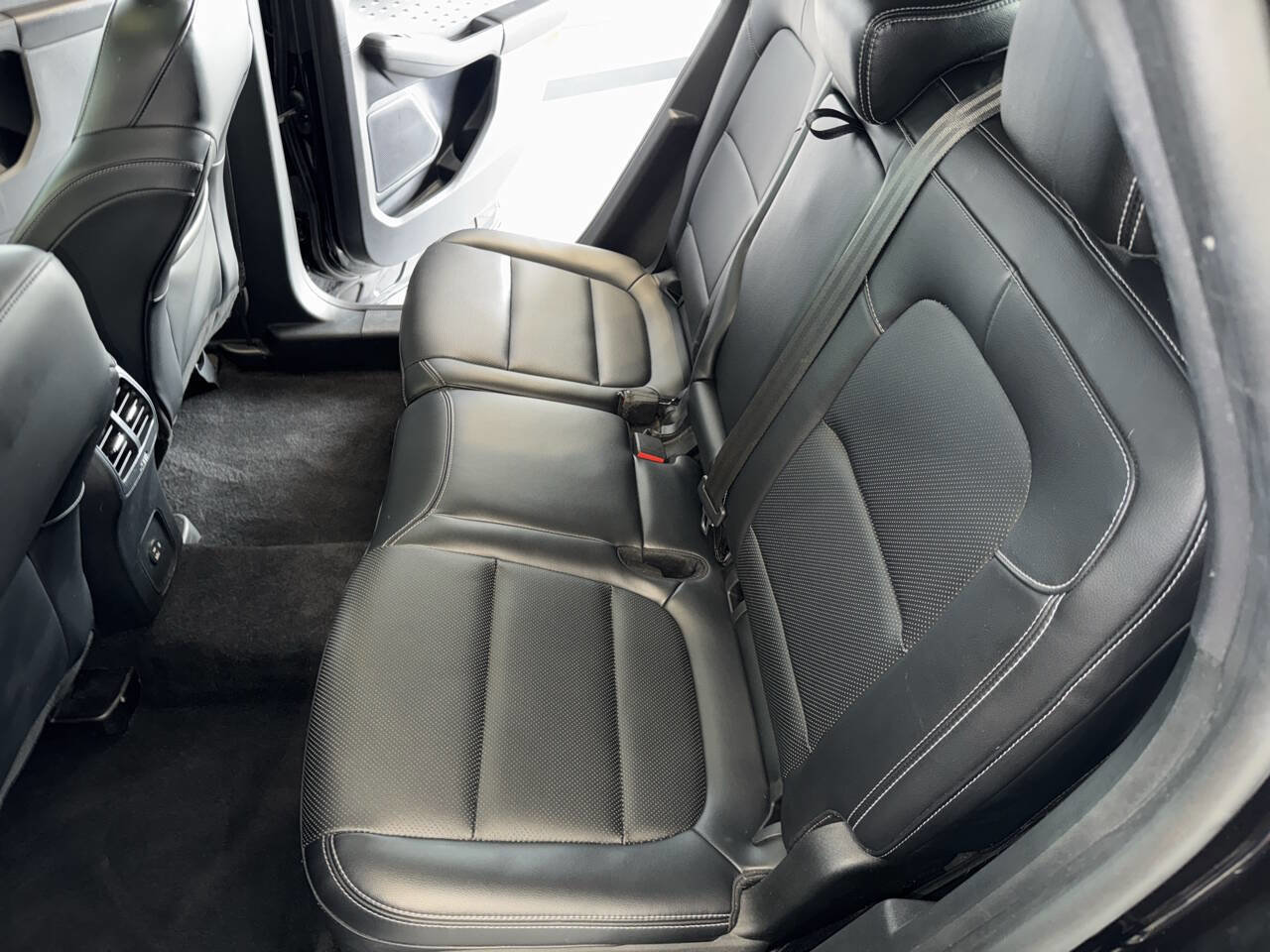Used 2020 Ford Escape SE Sport image 23