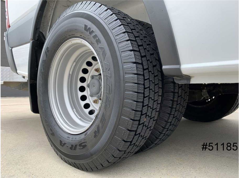 Used 2013 Freightliner Sprinter 3500 image 27