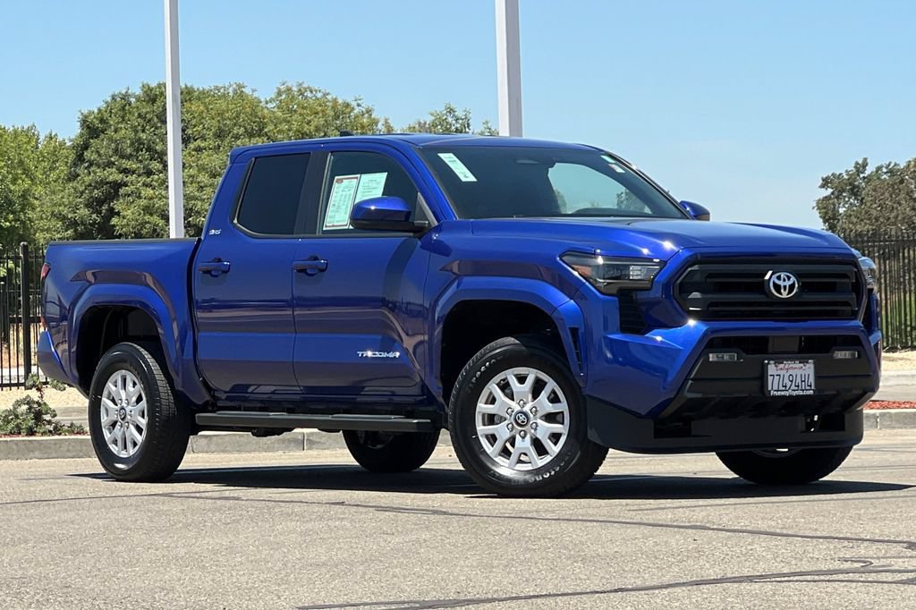 Certified 2025 Toyota Tacoma SR5 AWD/4WD image 2