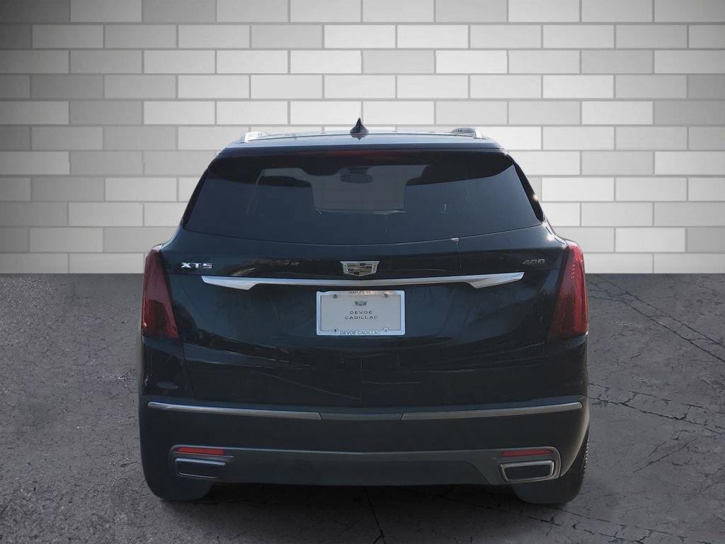 Used 2021 Cadillac XT5 Premium Luxury w/ LPO, Premium Carpet Package FWD image 4
