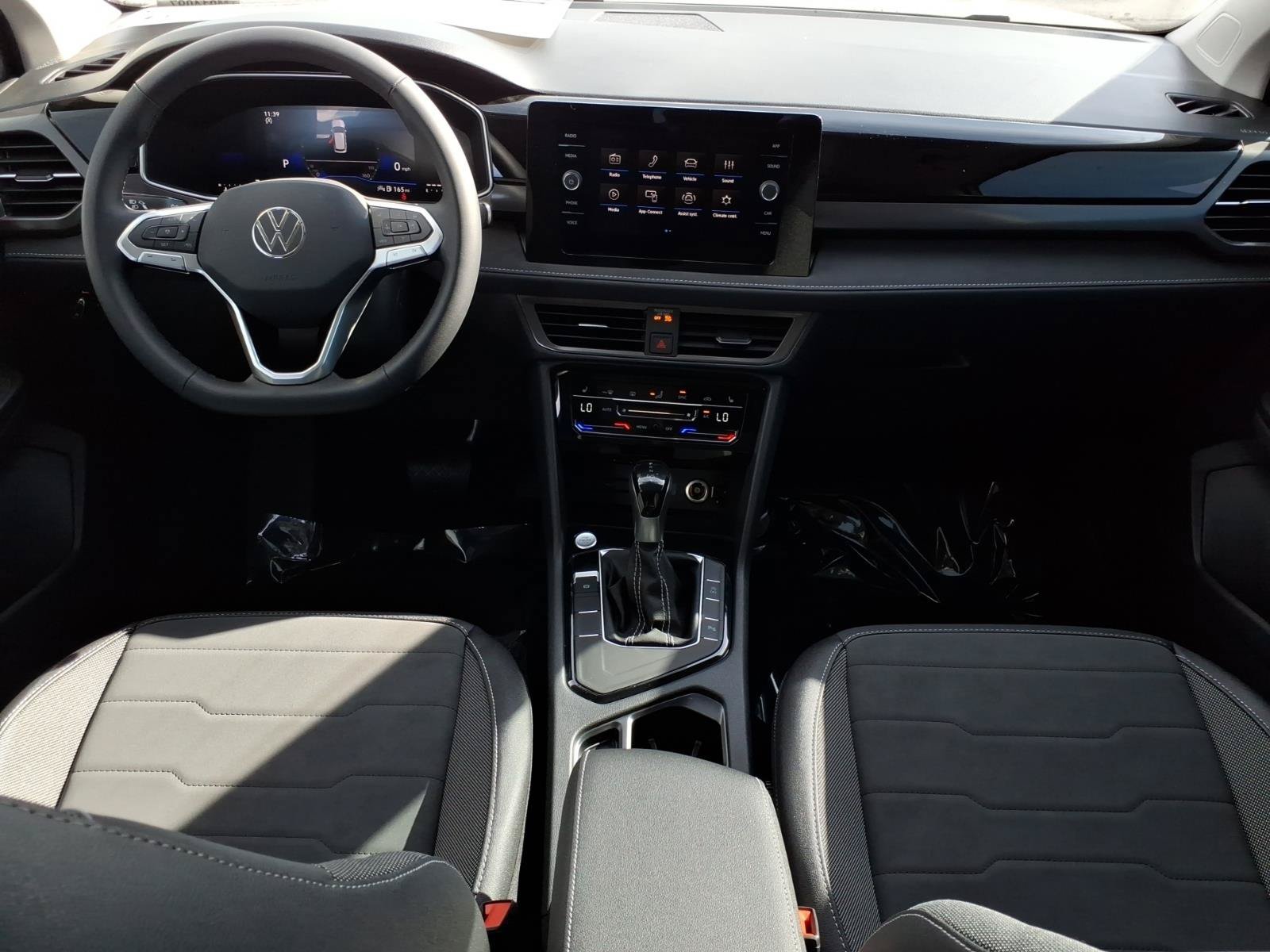 New 2026 Volkswagen Taos SE FWD image 12