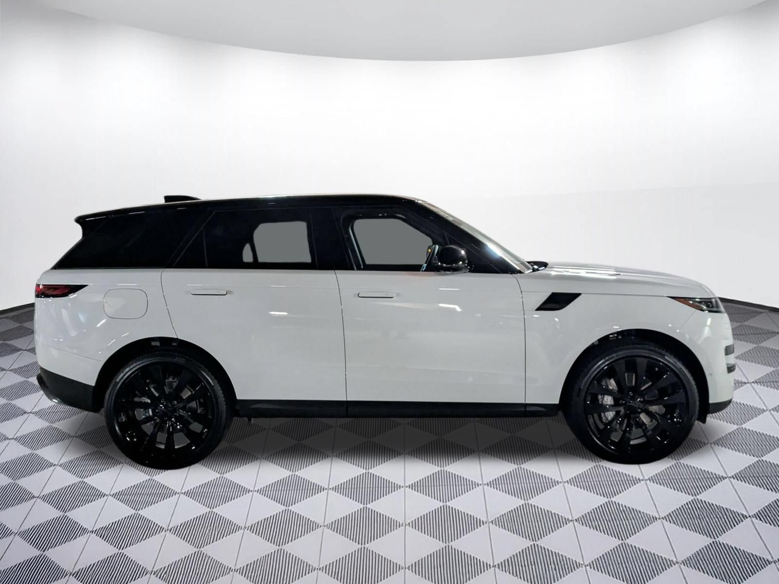 New 2026 Land Rover Range Rover Sport SE AWD/4WD image 11