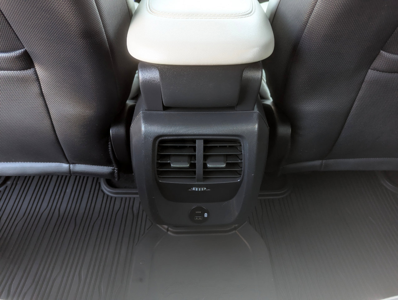 Used 2022 Ford Mustang Mach-E Premium w/ Ice White Appearance Package image 40