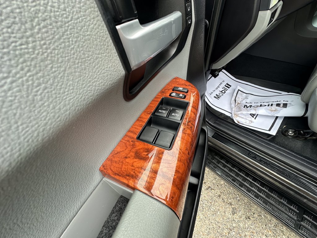 Used 2019 Toyota Sequoia Platinum AWD/4WD image 12